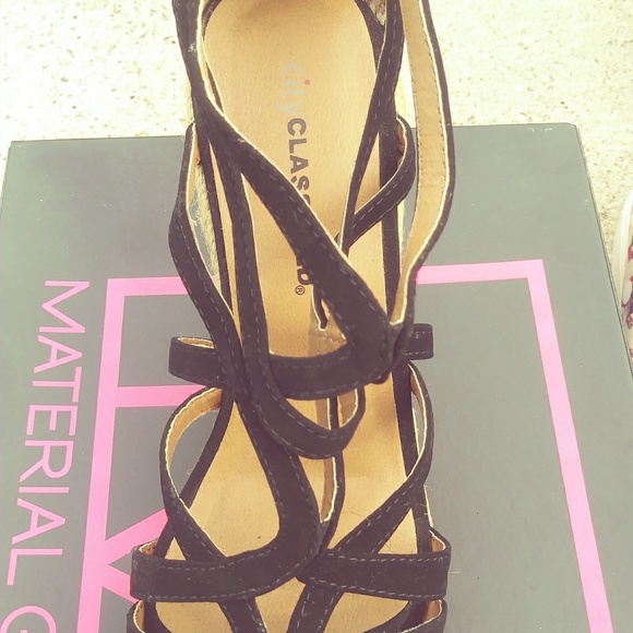 Shoes - Picture 2 of 2